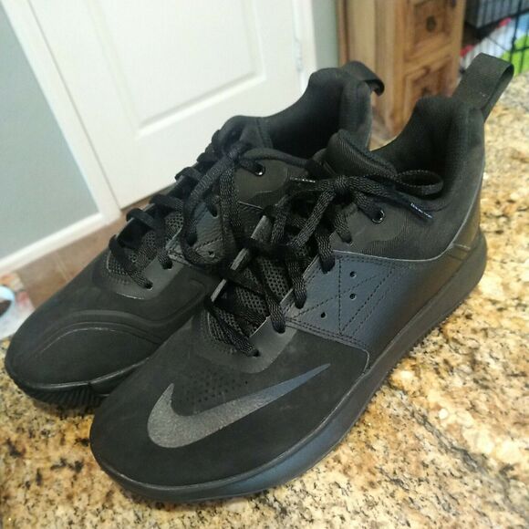 Athletic_Shoes